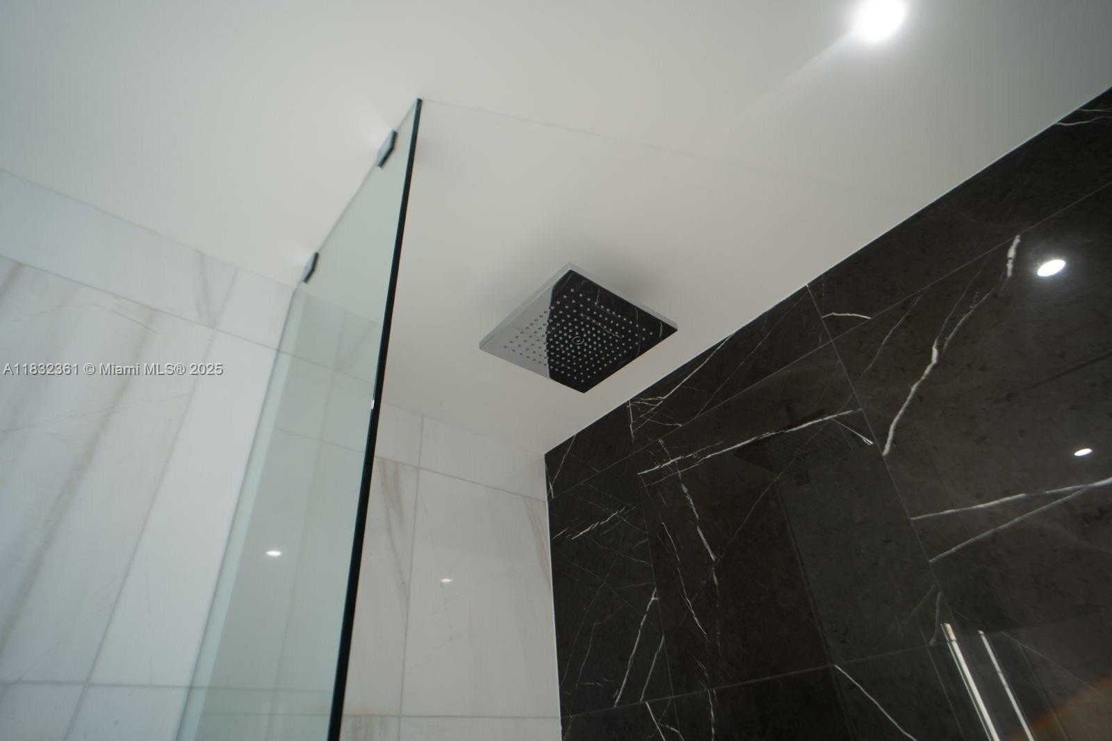 Small Image of 300 BISCAYNE BLVD WAY #3009, Miami Number 15