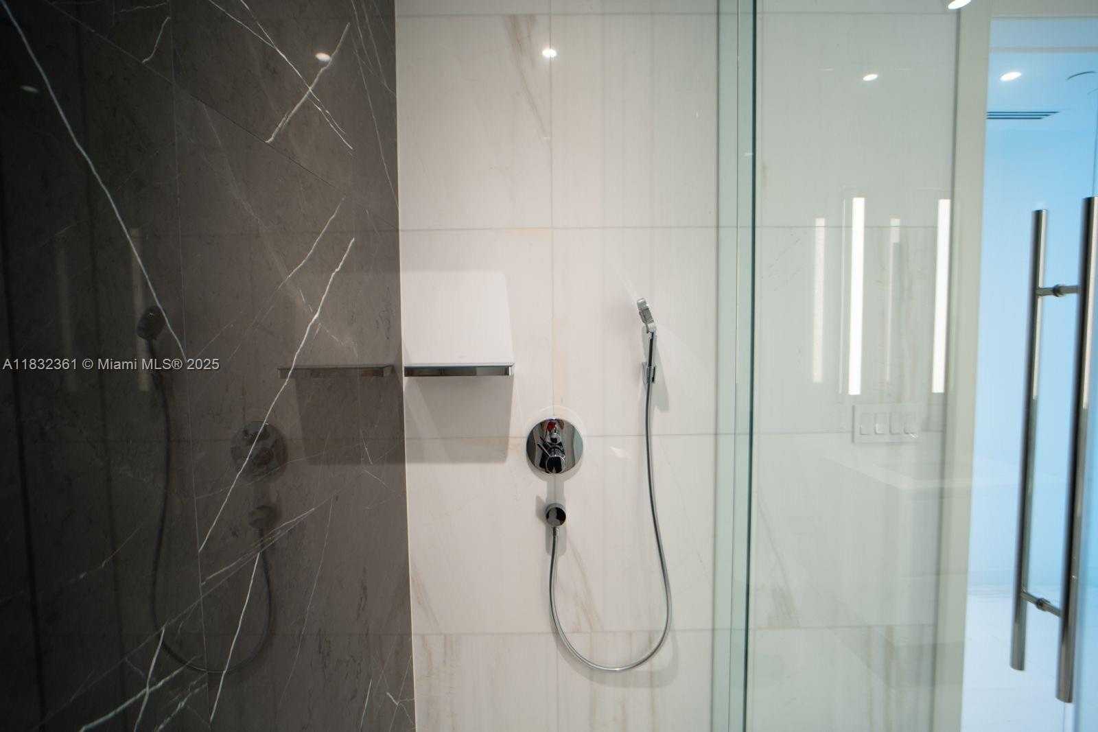 Small Image of 300 BISCAYNE BLVD WAY #3009, Miami Number 16