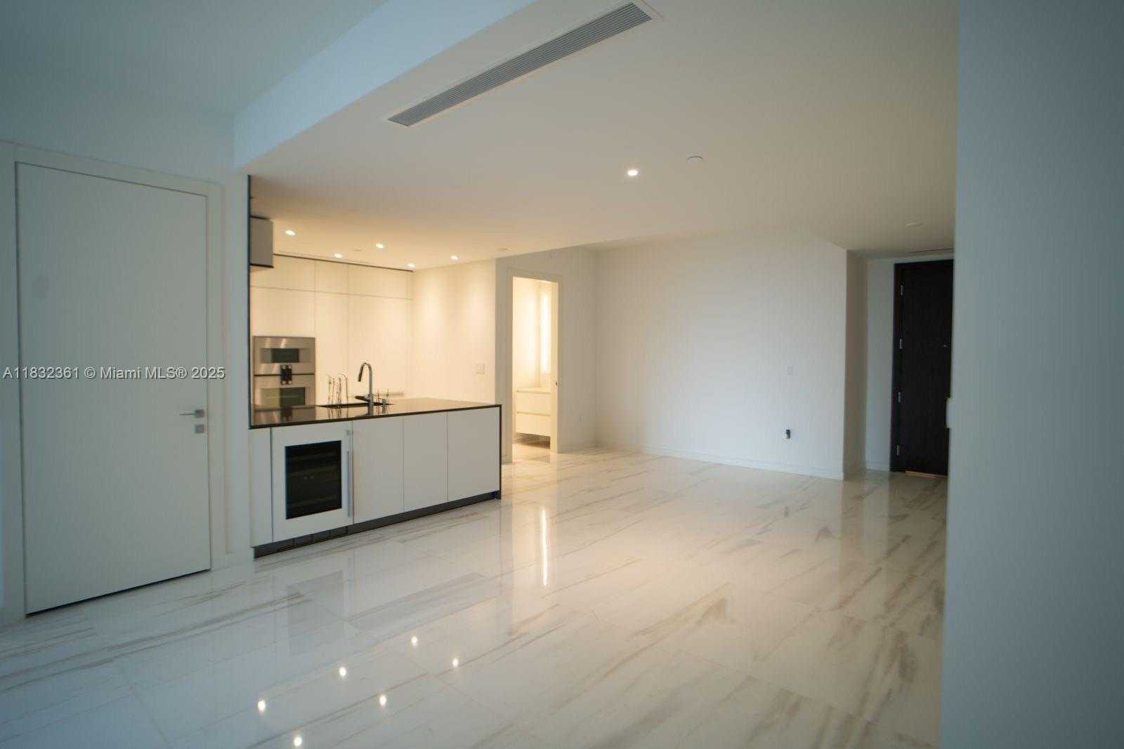 Small Image of 300 BISCAYNE BLVD WAY #3009, Miami Number 23