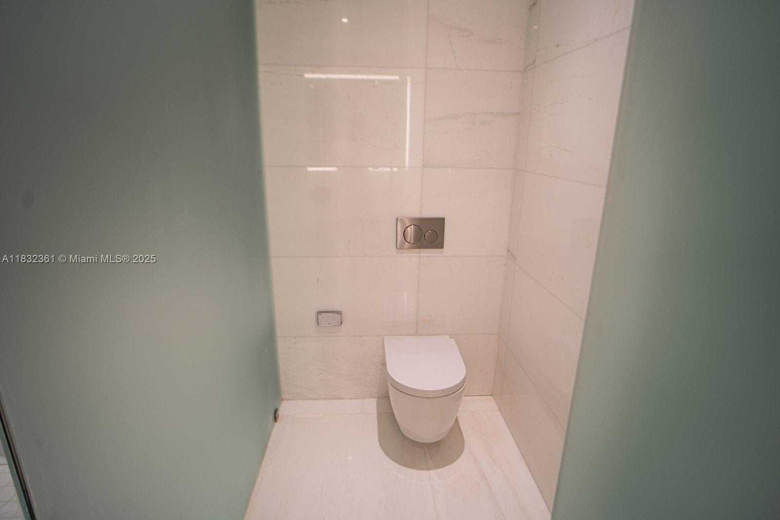 Small Image of 300 BISCAYNE BLVD WAY #3009, Miami Number 29