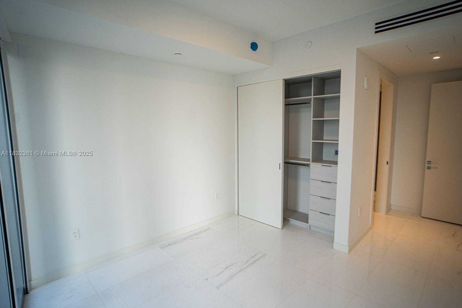 Small Image of 300 BISCAYNE BLVD WAY #3009, Miami Number 8