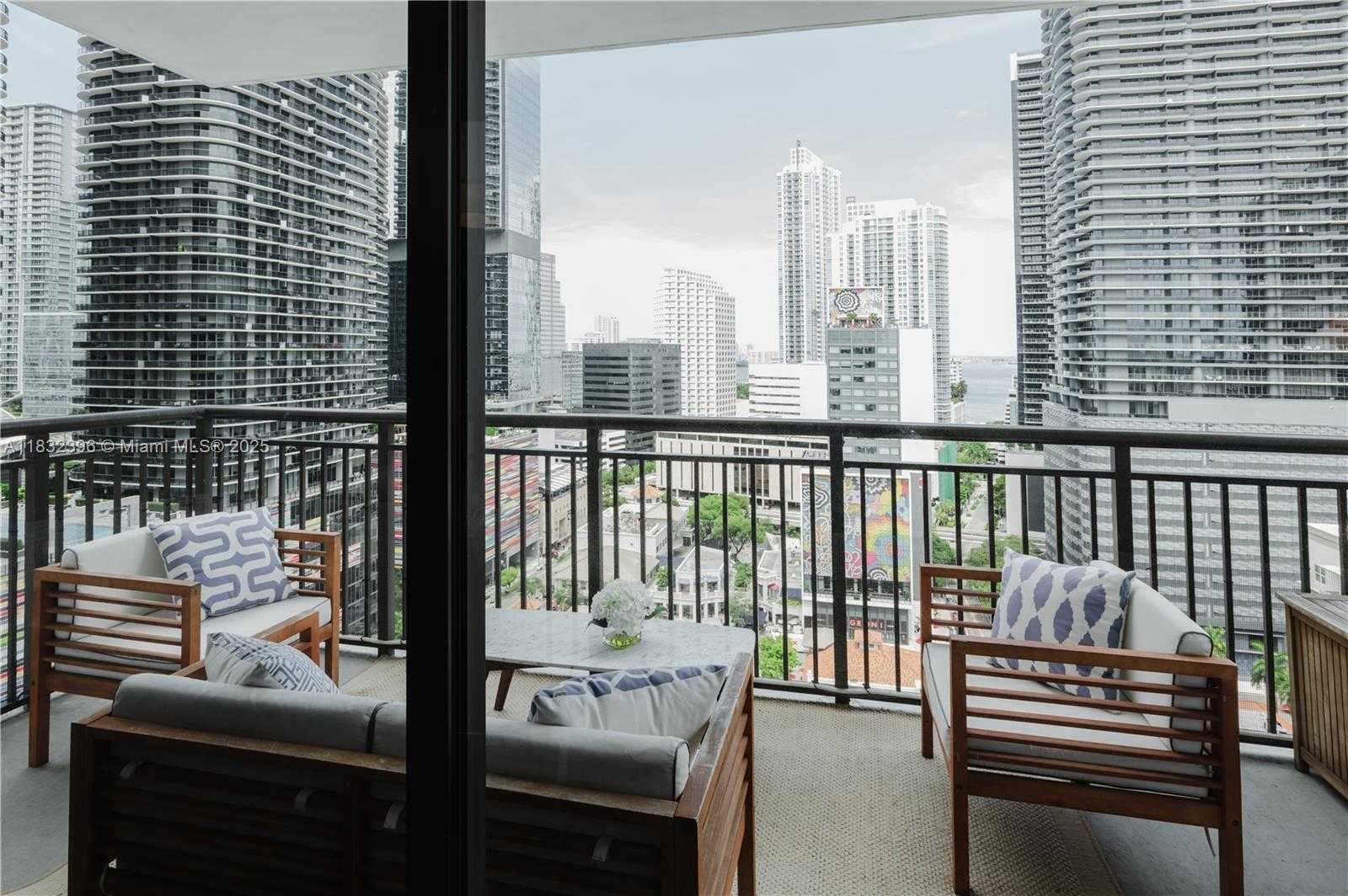 Small Image of 999 SOUTH WEST 1ST AVE #2002, Miami Number 17