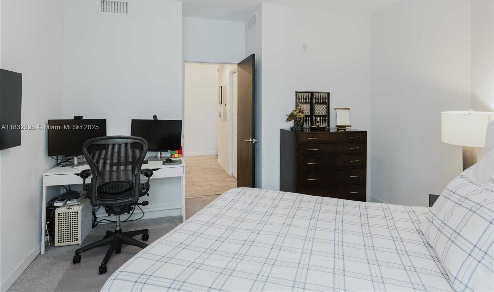 Small Image of 999 SOUTH WEST 1ST AVE #2002, Miami Number 23