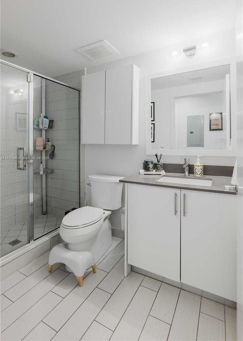 Small Image of 999 SOUTH WEST 1ST AVE #2002, Miami Number 26