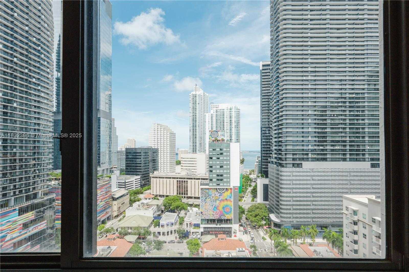 Small Image of 999 SOUTH WEST 1ST AVE #2002, Miami Number 34