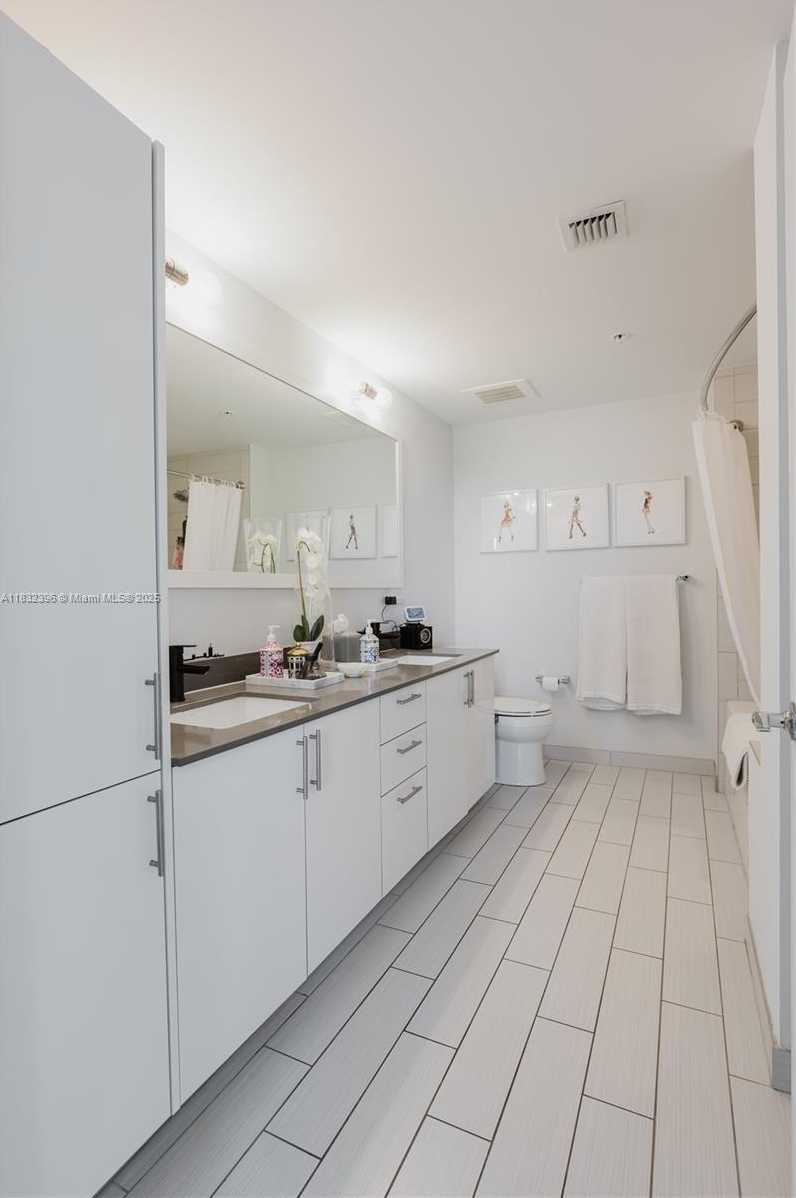 Small Image of 999 SOUTH WEST 1ST AVE #2002, Miami Number 37
