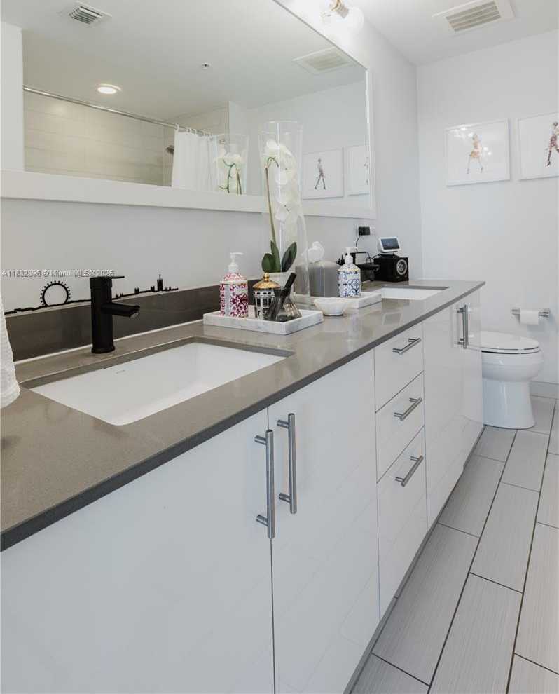 Small Image of 999 SOUTH WEST 1ST AVE #2002, Miami Number 38