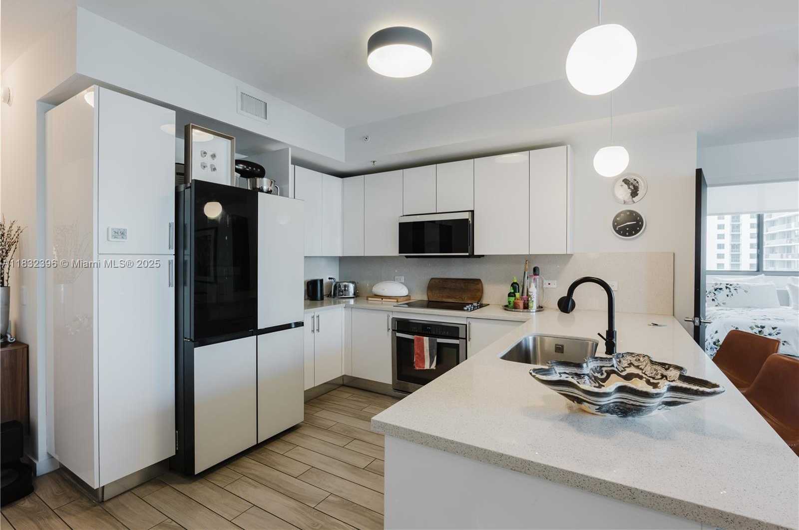 Small Image of 999 SOUTH WEST 1ST AVE #2002, Miami Number 9