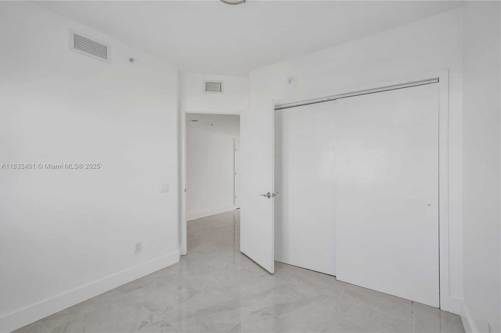 Small Image of 14951 ROYAL OAKS LN #806, North Miami Number 14
