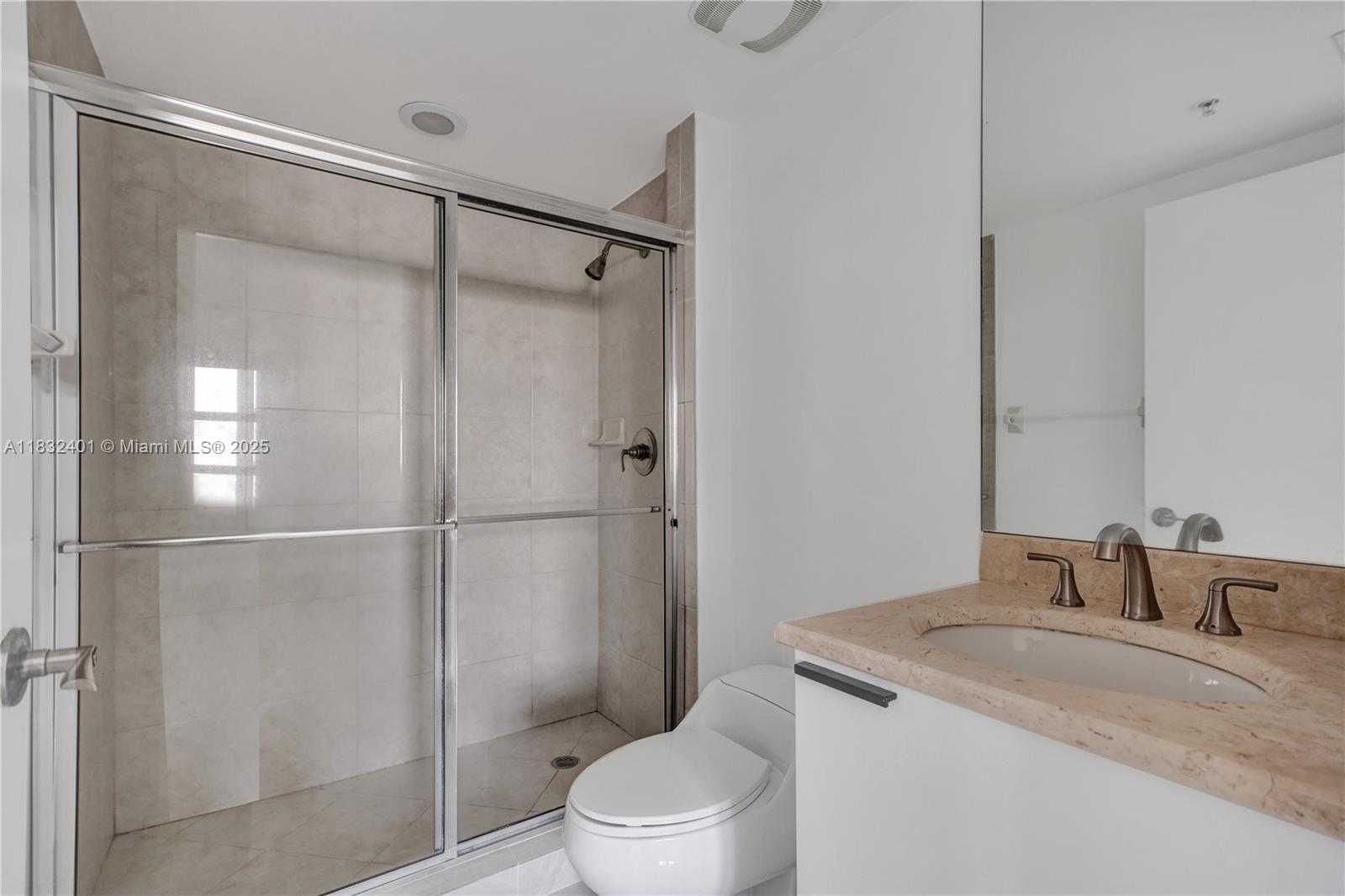 Small Image of 14951 ROYAL OAKS LN #806, North Miami Number 23