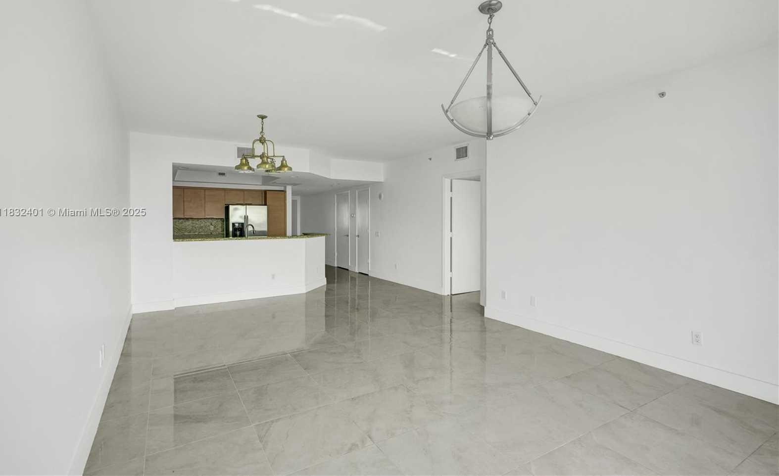 Small Image of 14951 ROYAL OAKS LN #806, North Miami Number 24