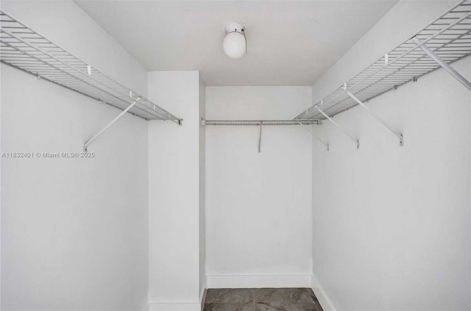 Small Image of 14951 ROYAL OAKS LN #806, North Miami Number 35