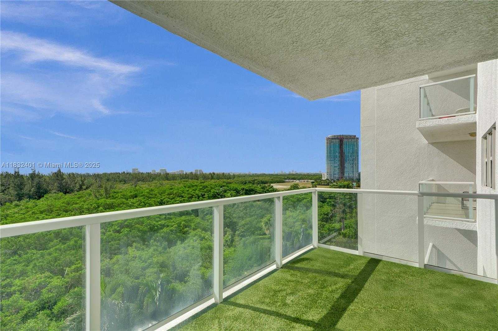 Small Image of 14951 ROYAL OAKS LN #806, North Miami Number 42