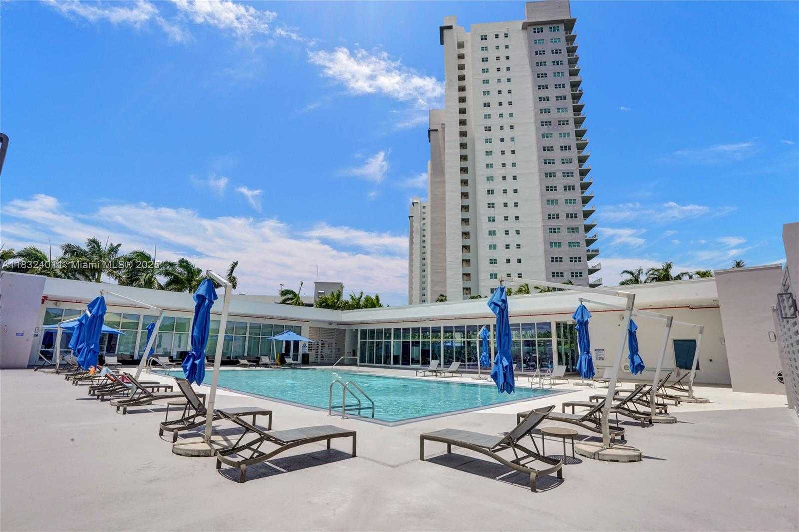 Small Image of 14951 ROYAL OAKS LN #806, North Miami Number 49