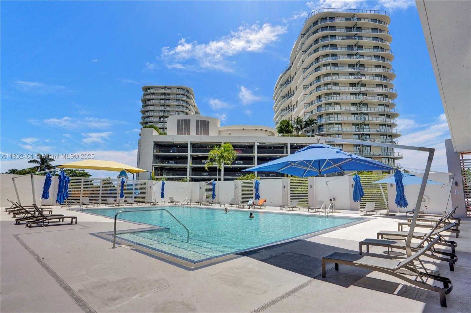Small Image of 14951 ROYAL OAKS LN #806, North Miami Number 50