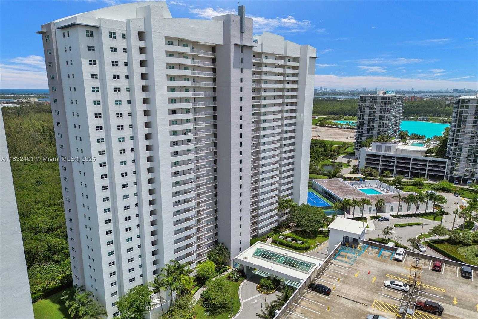 Small Image of 14951 ROYAL OAKS LN #806, North Miami Number 52