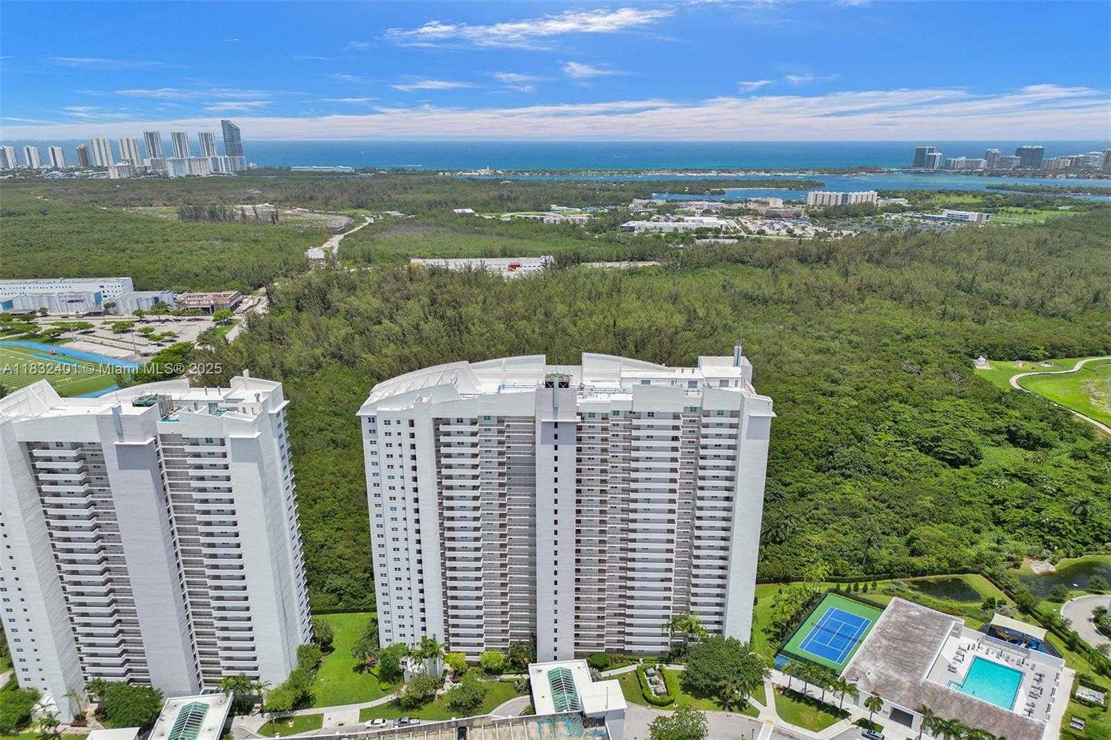 Small Image of 14951 ROYAL OAKS LN #806, North Miami Number 55