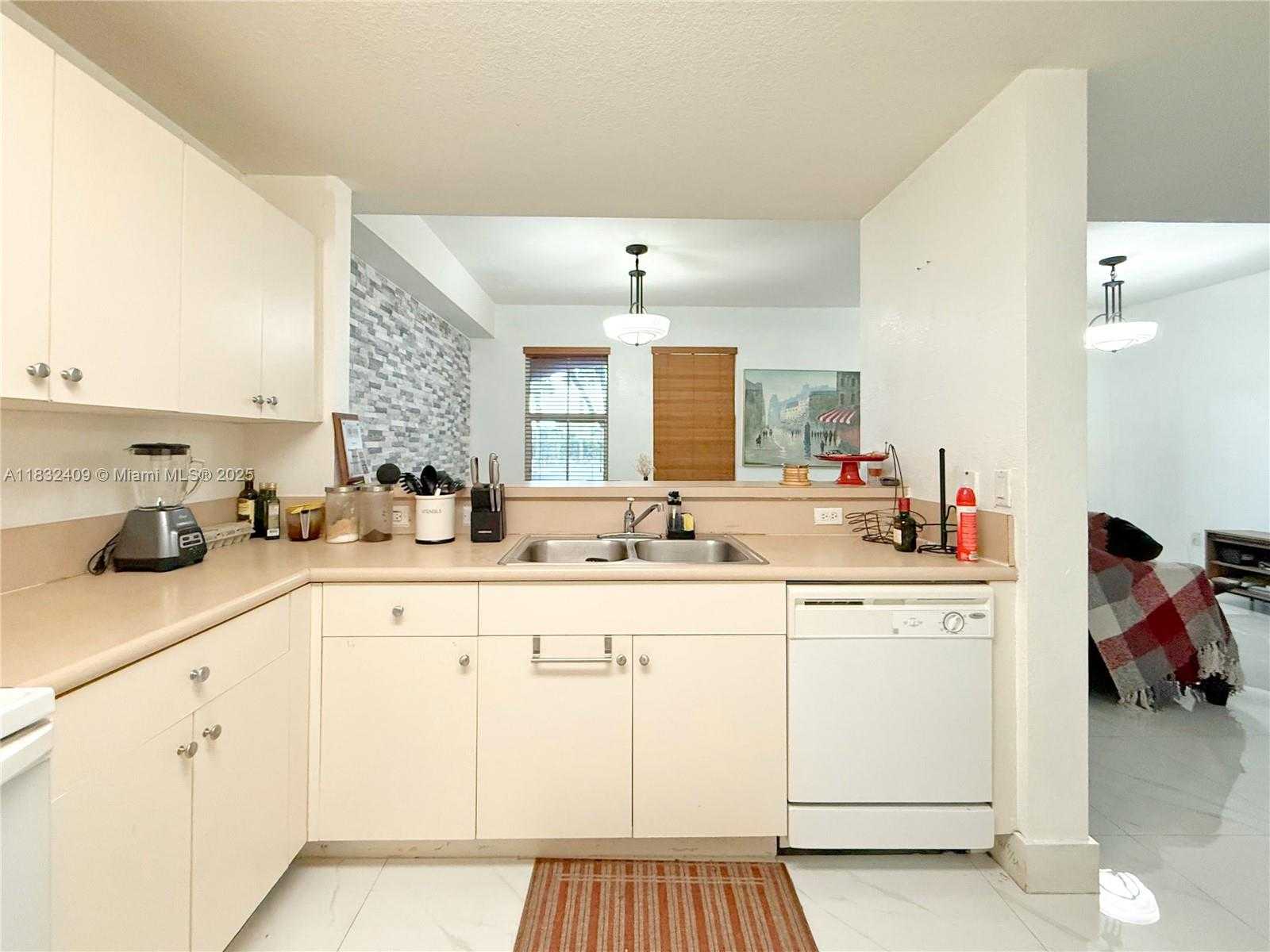 Small Image of 11202 NORTH WEST 83RD ST #112, Doral Number 15