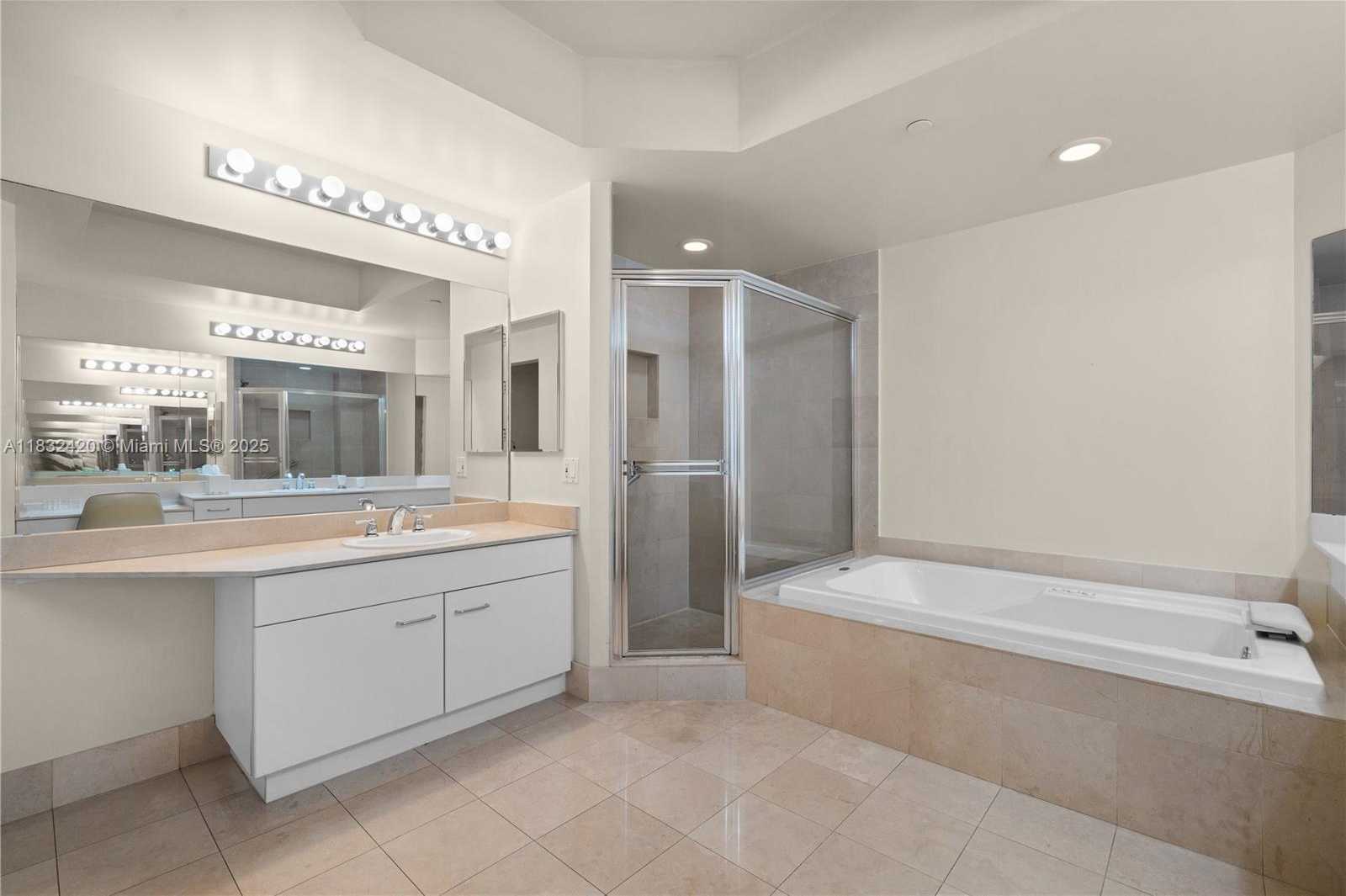 Small Image of 21150 NORTH EAST 38TH AVENUE #1202, Aventura Number 4