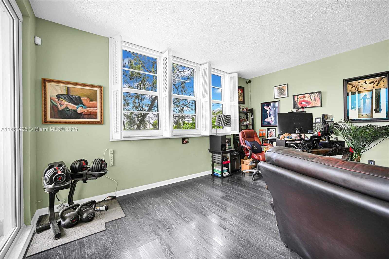 Small Image of 9341 EAST BAY HARBOR DR #3D, Bay Harbor Islands Number 15