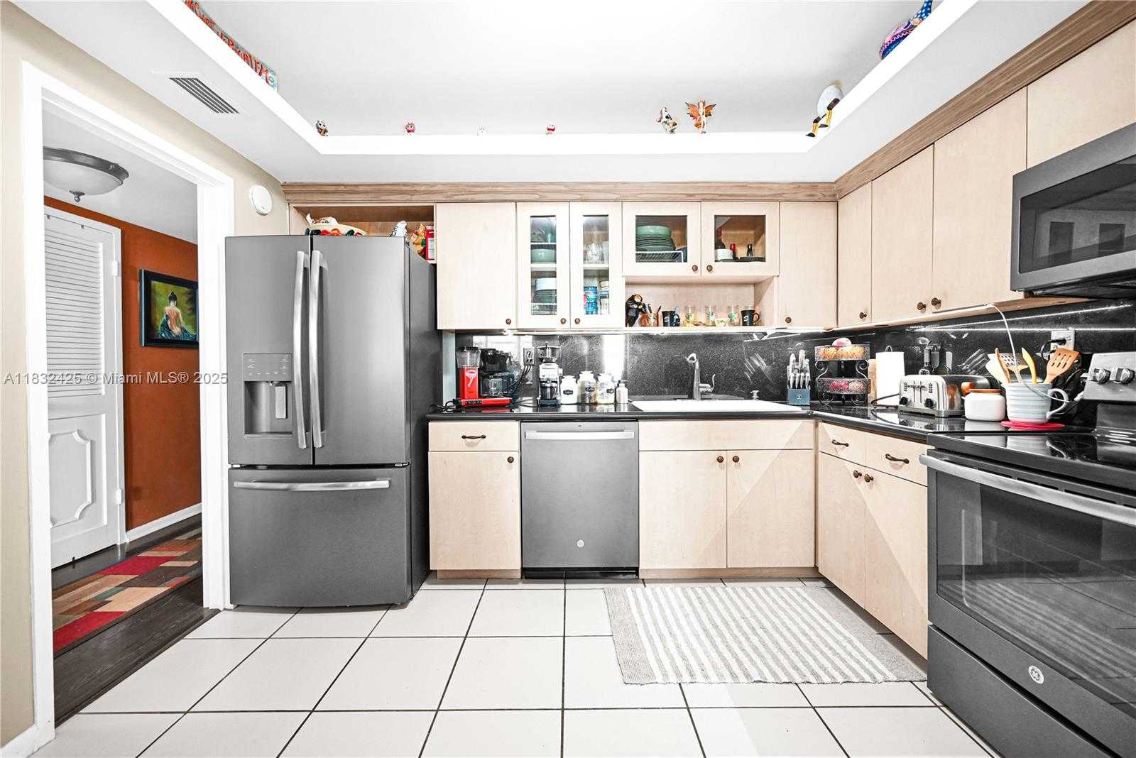 Small Image of 9341 EAST BAY HARBOR DR #3D, Bay Harbor Islands Number 4