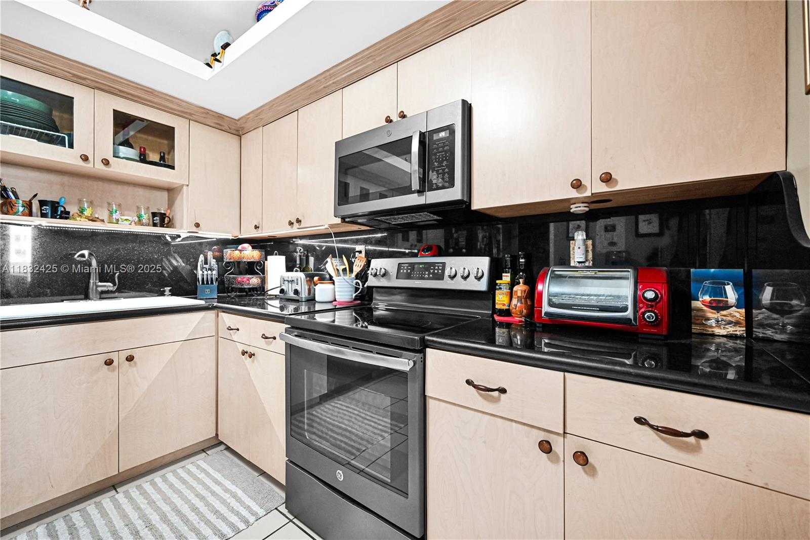Small Image of 9341 EAST BAY HARBOR DR #3D, Bay Harbor Islands Number 5