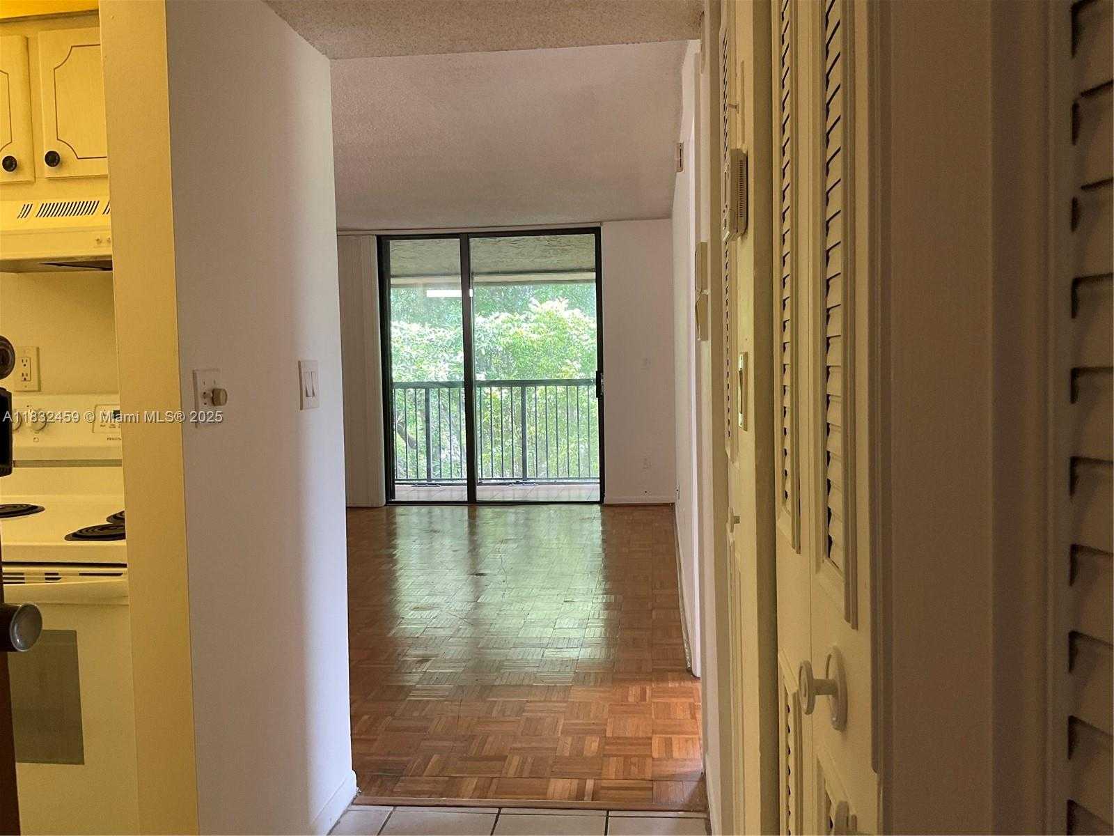 Small Image of 14201 NORTH KENDALL DR #412D, Miami Number 4