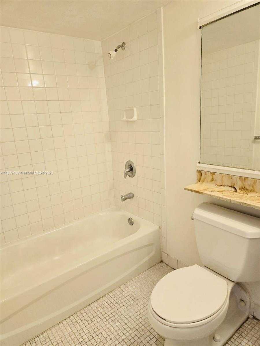 Small Image of 14201 NORTH KENDALL DR #412D, Miami Number 6