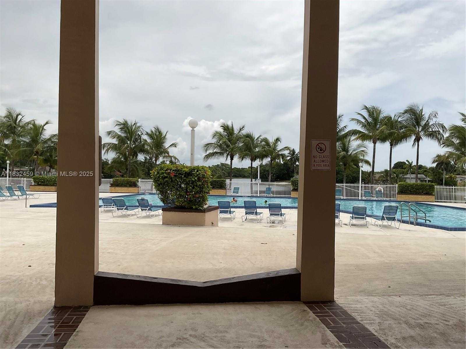 Small Image of 14201 NORTH KENDALL DR #412D, Miami Number 7