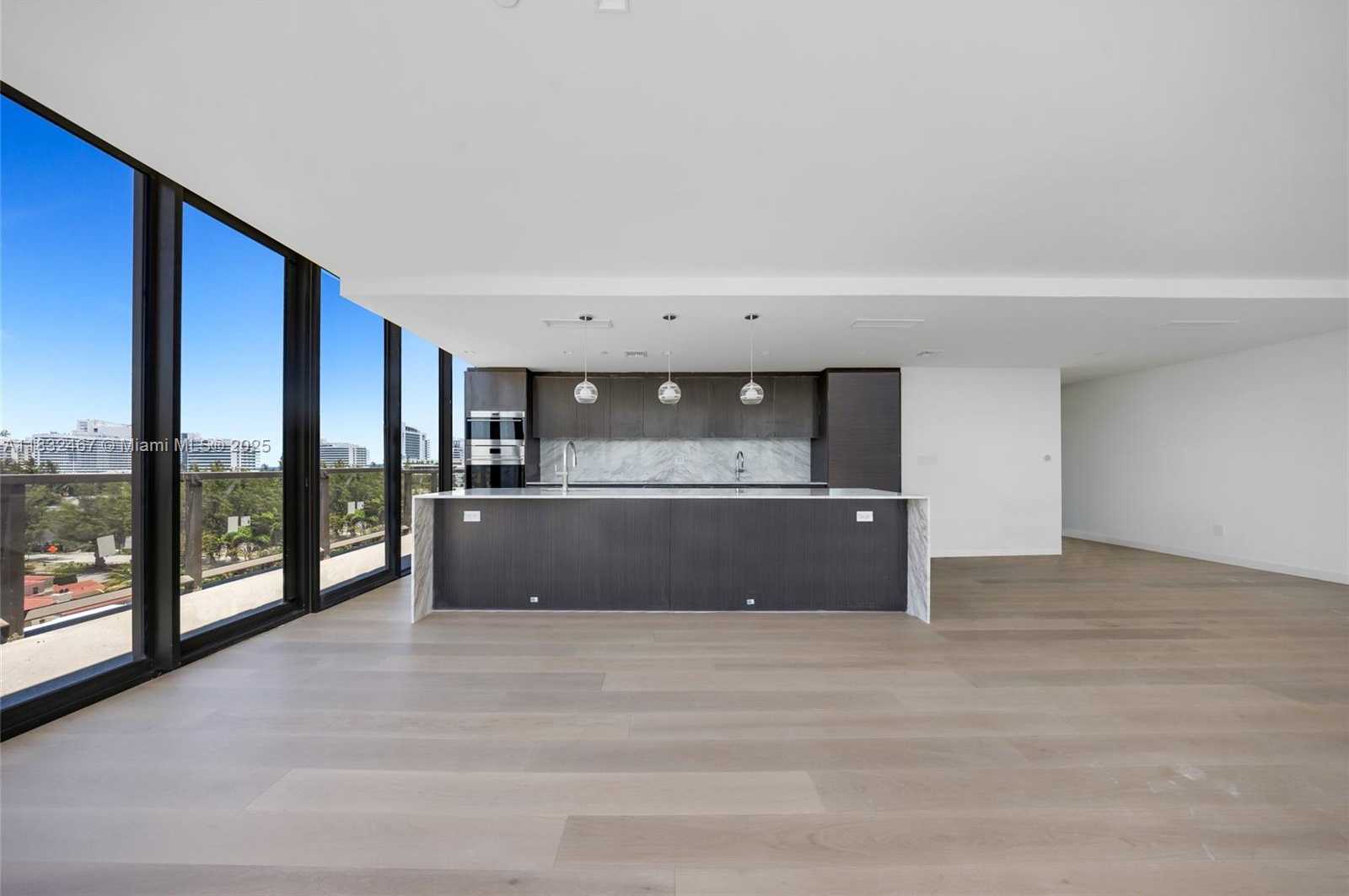 Small Image of 340 WEST 42 ST #508, Miami Beach Number 4