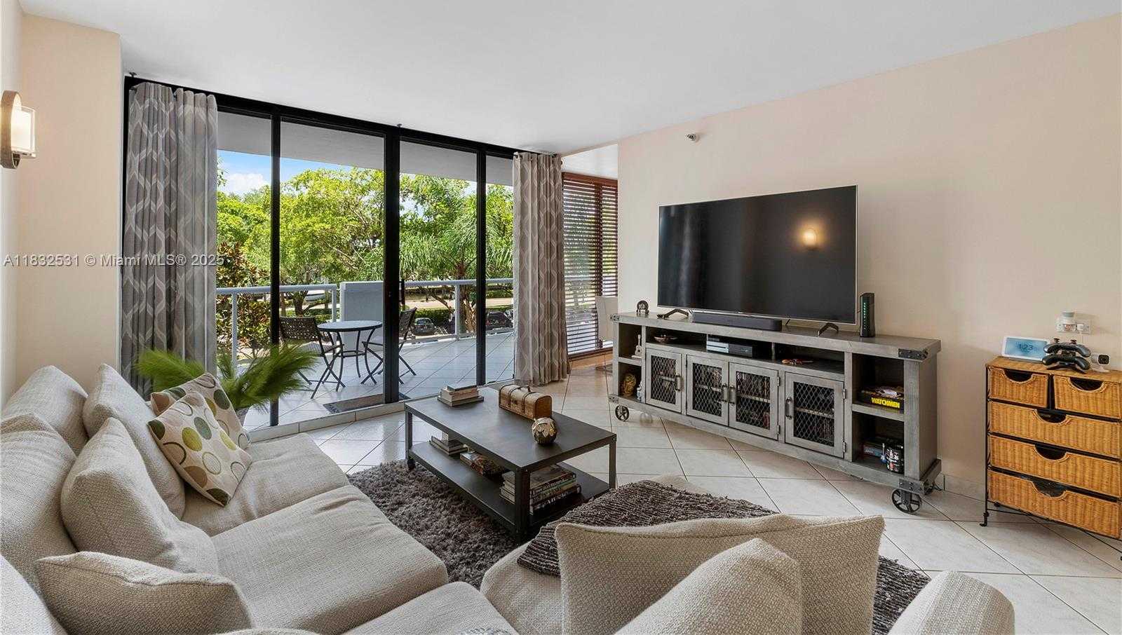 Small Image of 3640 YACHT CLUB DR #203, Aventura Number 10