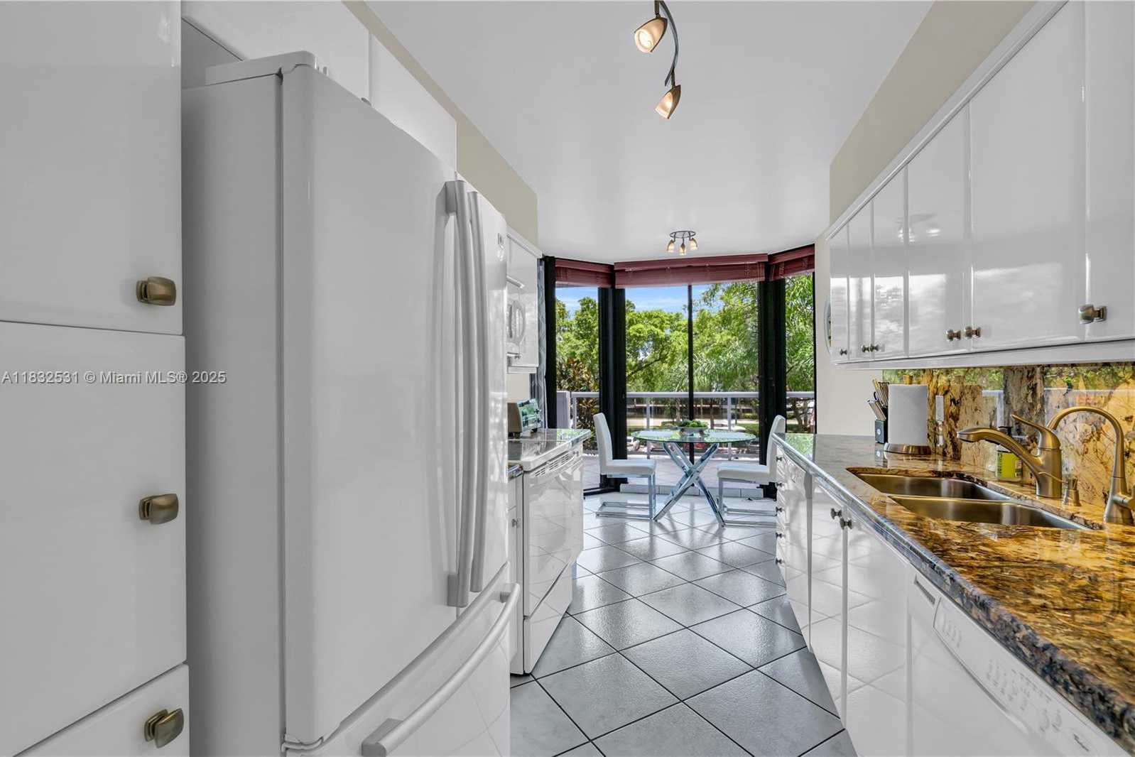 Small Image of 3640 YACHT CLUB DR #203, Aventura Number 13