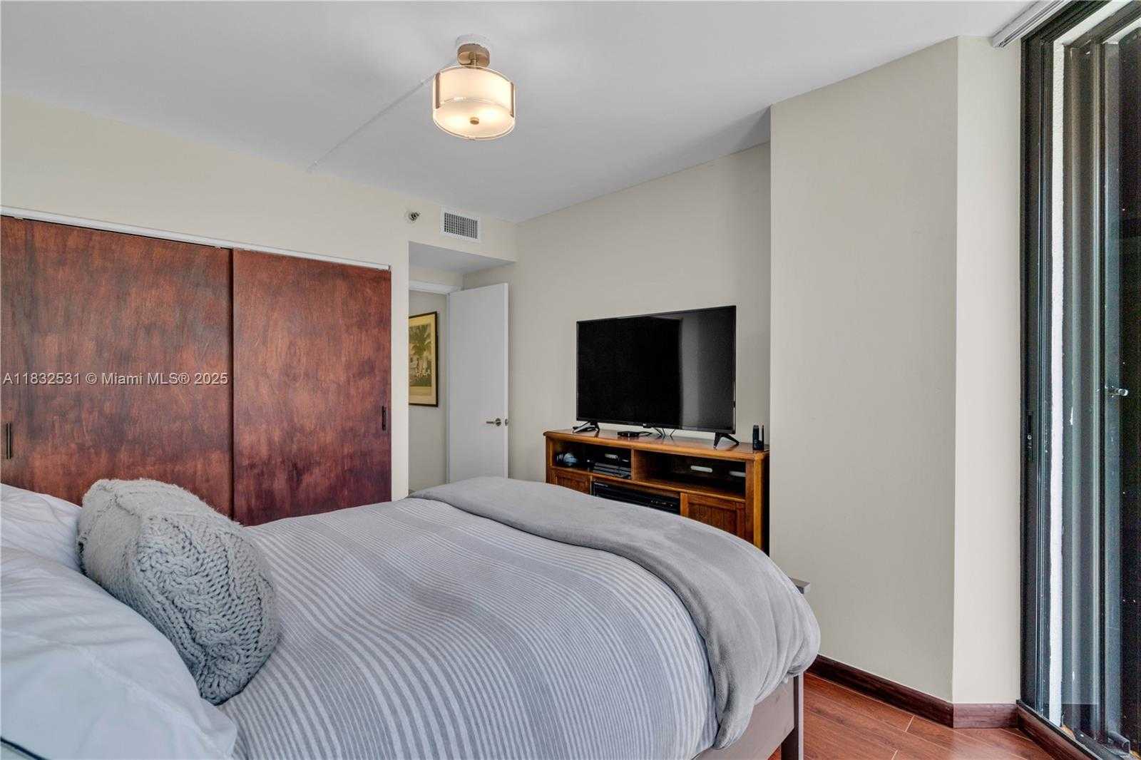 Small Image of 3640 YACHT CLUB DR #203, Aventura Number 19