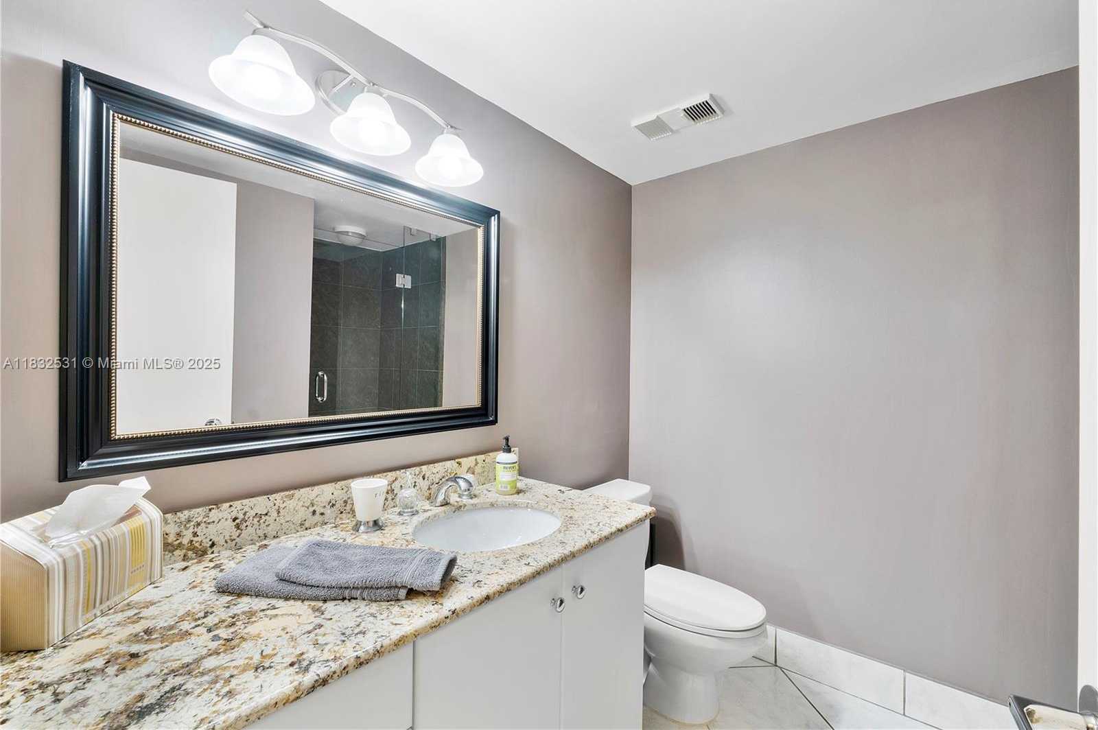 Small Image of 3640 YACHT CLUB DR #203, Aventura Number 23