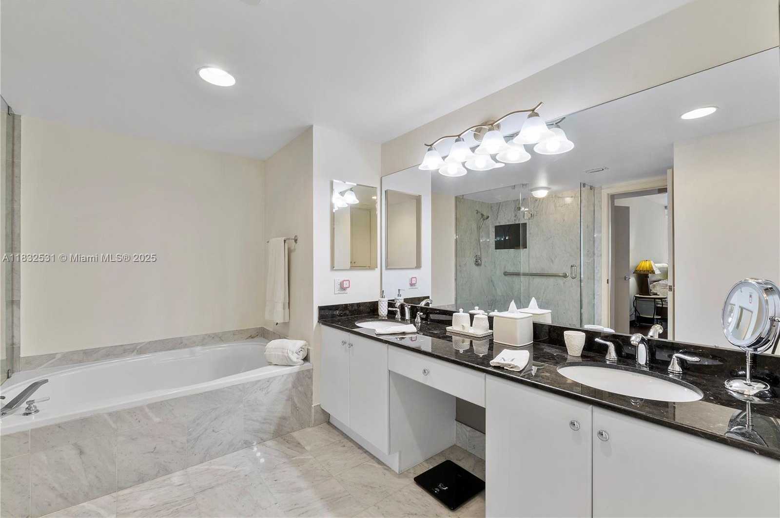 Small Image of 3640 YACHT CLUB DR #203, Aventura Number 27