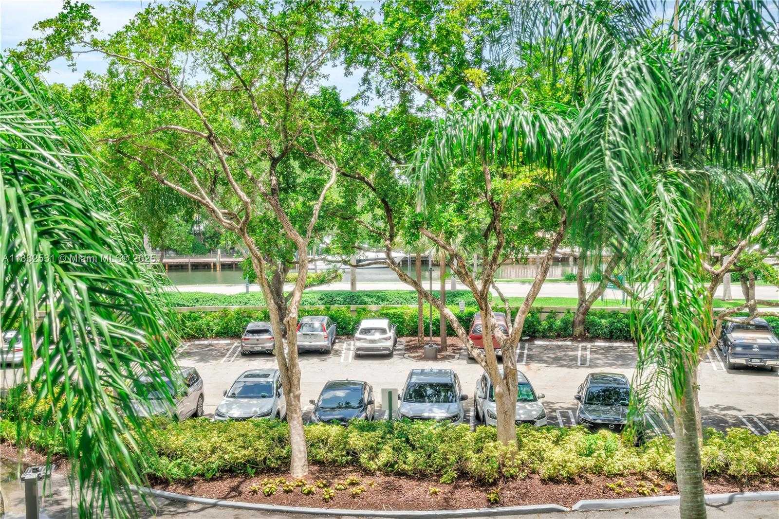 Small Image of 3640 YACHT CLUB DR #203, Aventura Number 31
