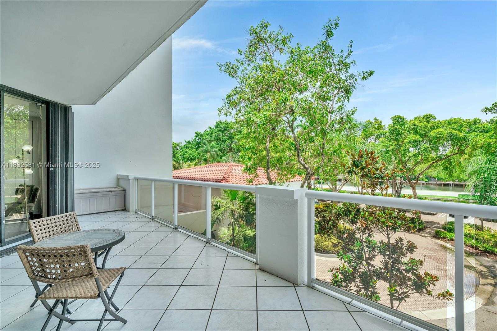 Small Image of 3640 YACHT CLUB DR #203, Aventura Number 34