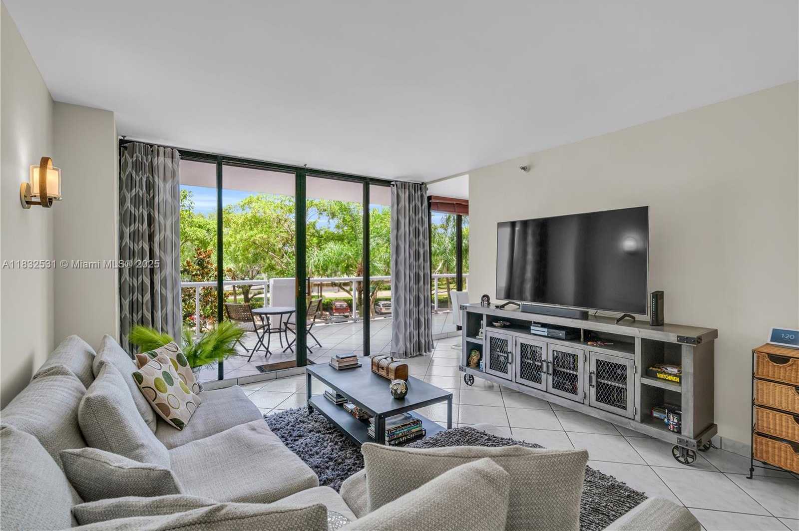Small Image of 3640 YACHT CLUB DR #203, Aventura Number 9