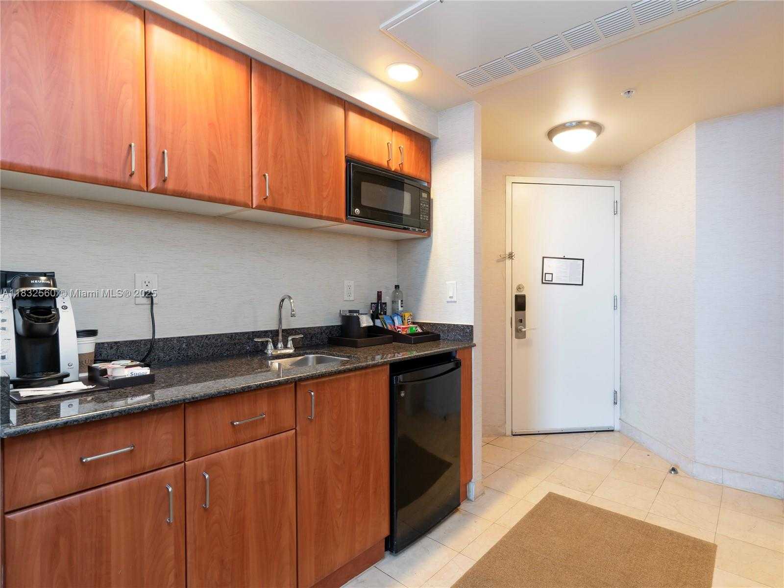 Small Image of 18001 COLLINS AVE #1107, Sunny Isles Beach Number 3