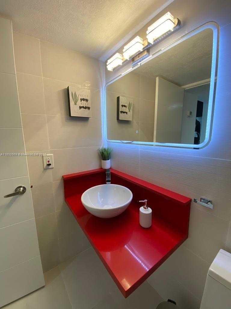 Small Image of 19201 COLLINS AVE #130, Sunny Isles Beach Number 10