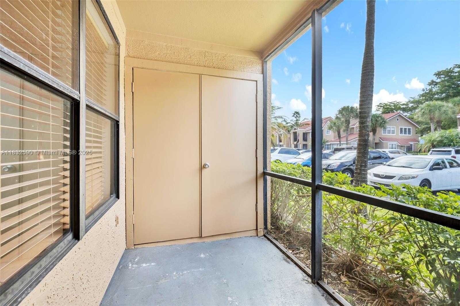Small Image of 15560 SOUTH WEST 104TH TER #611, Miami Number 21