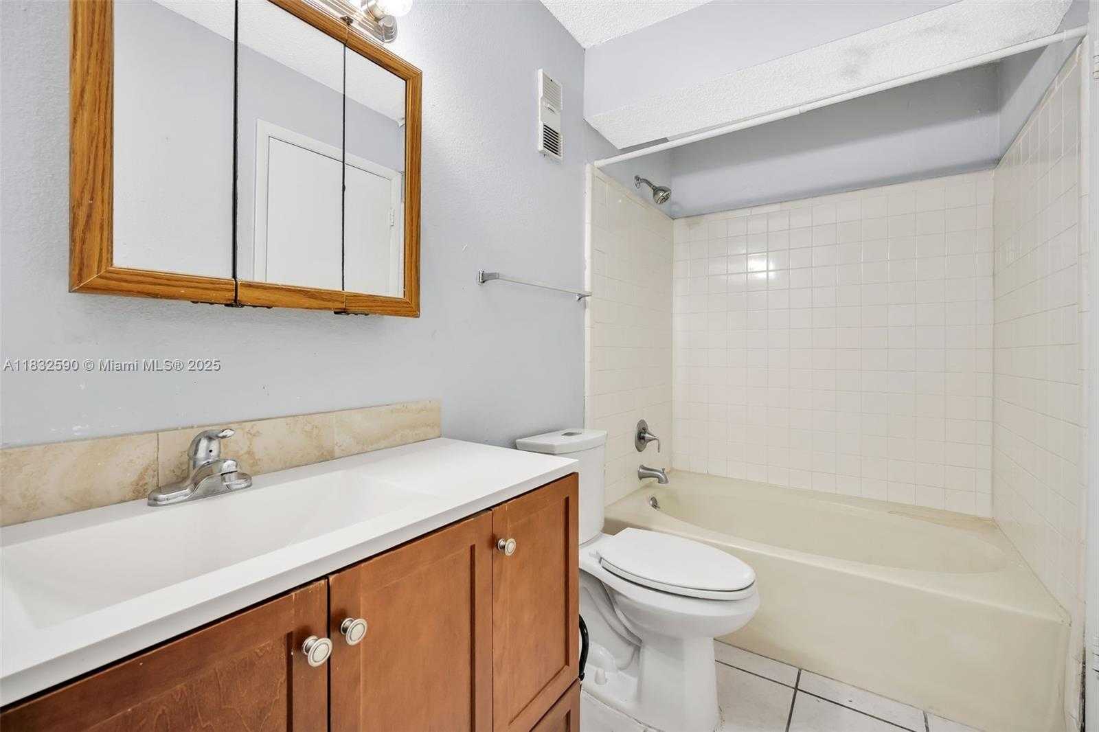 Small Image of 15560 SOUTH WEST 104TH TER #611, Miami Number 22