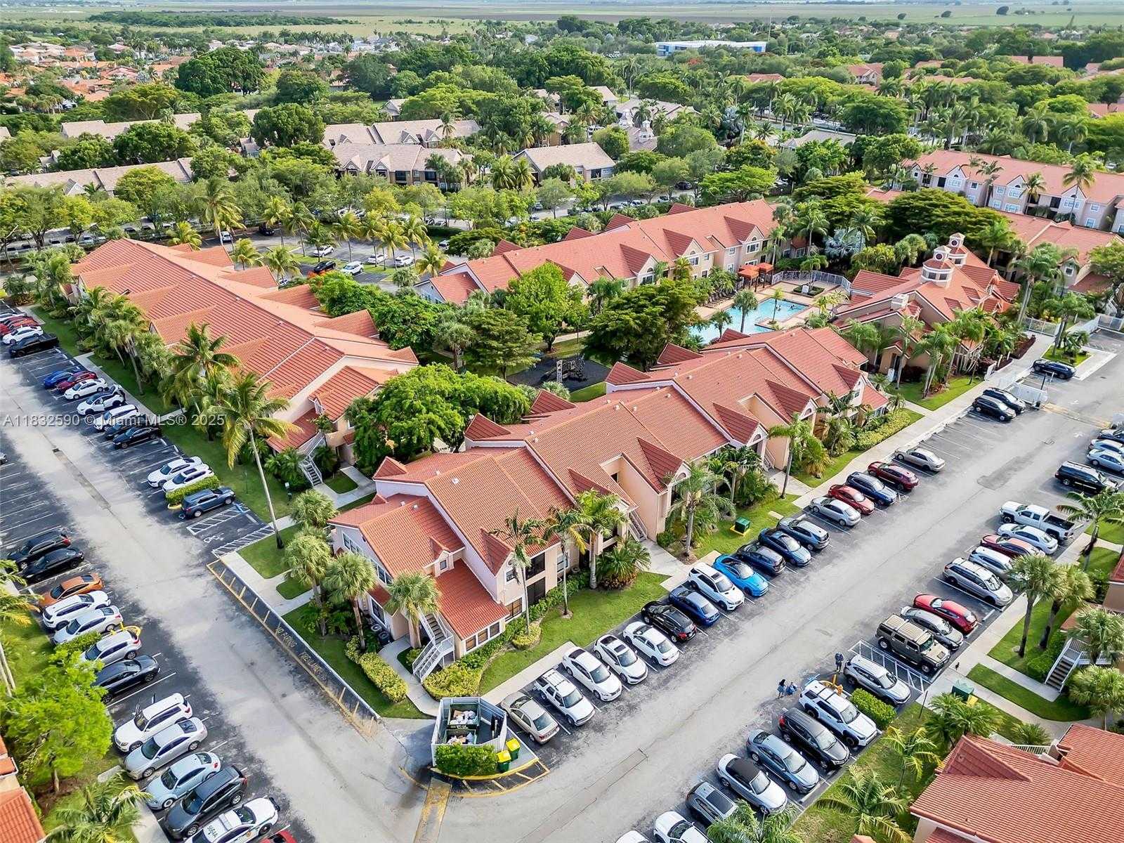 Small Image of 15560 SOUTH WEST 104TH TER #611, Miami Number 30
