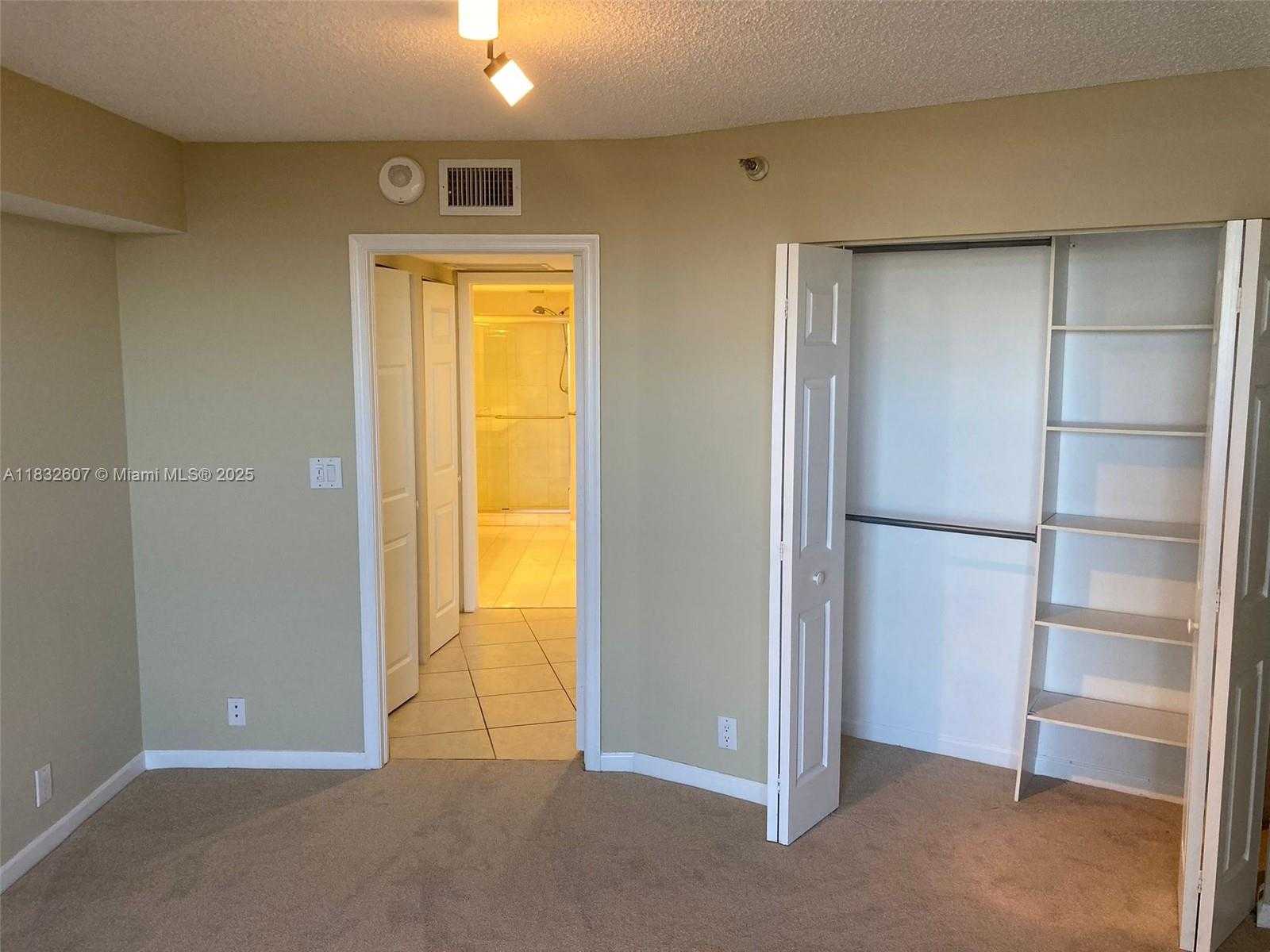 Small Image of 3530 MYSTIC POINTE DR #2207, Aventura Number 20