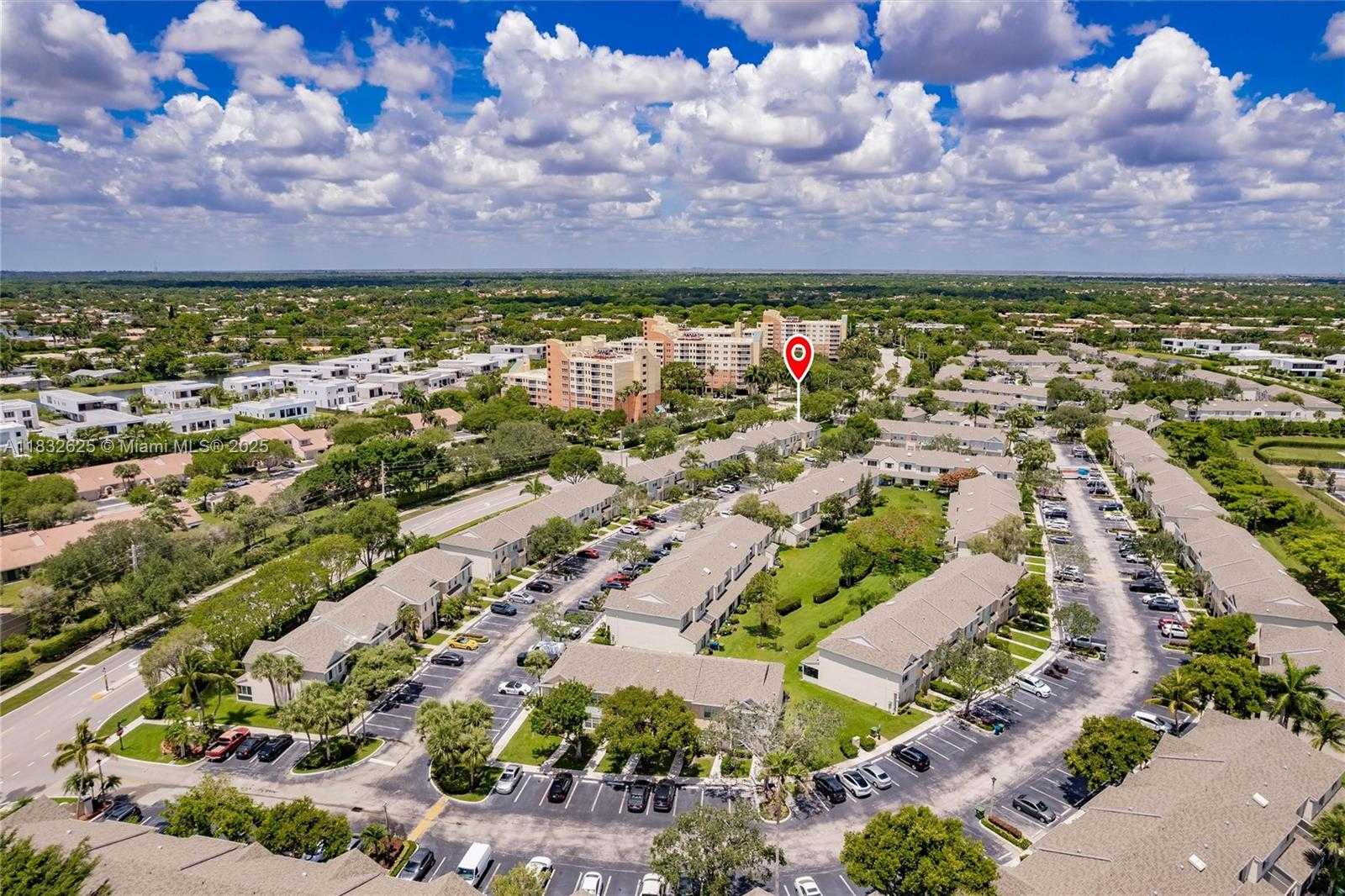 Small Image of 23 SIMONTON CIR, Weston Number 13