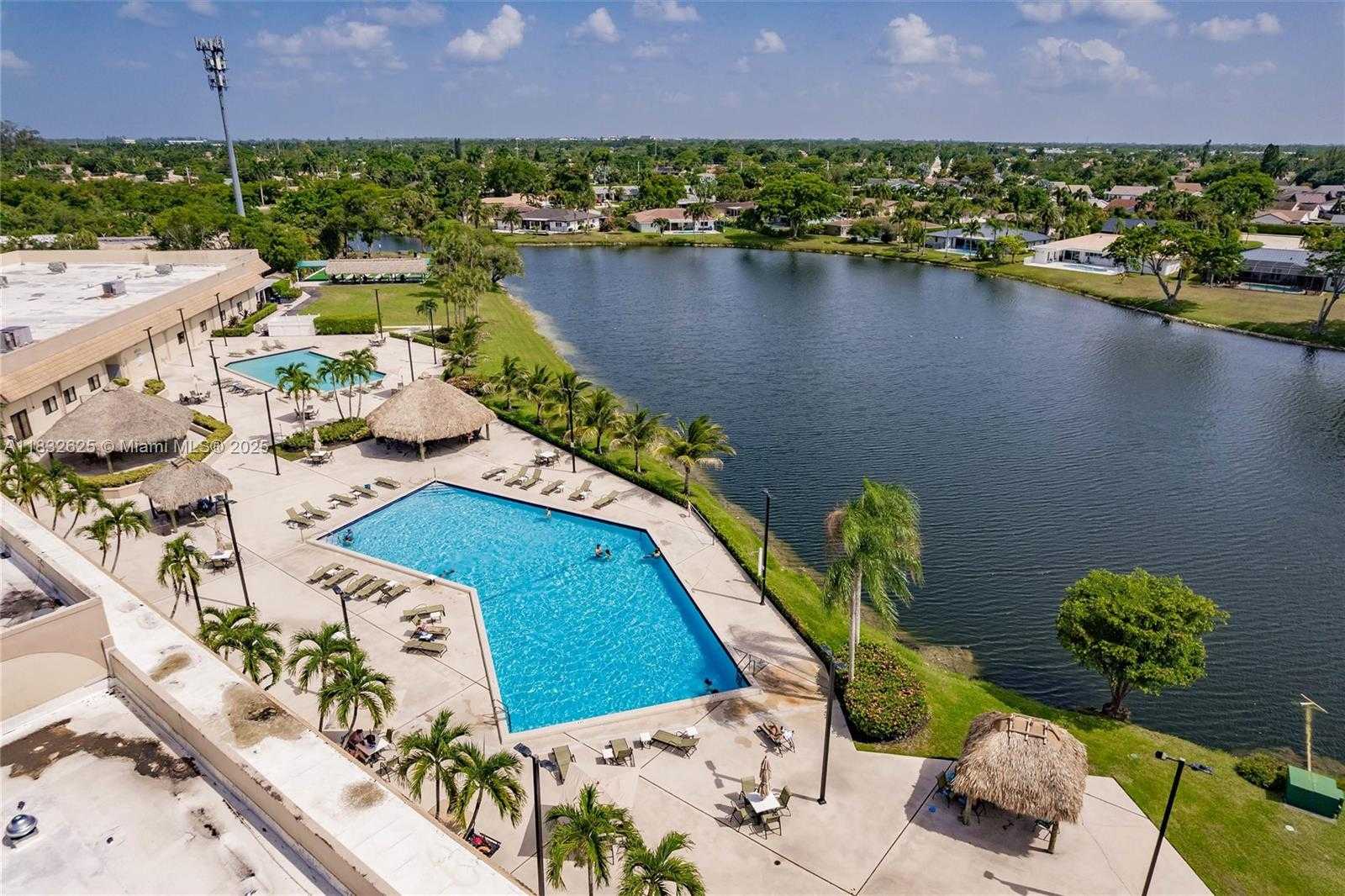 Small Image of 23 SIMONTON CIR, Weston Number 14