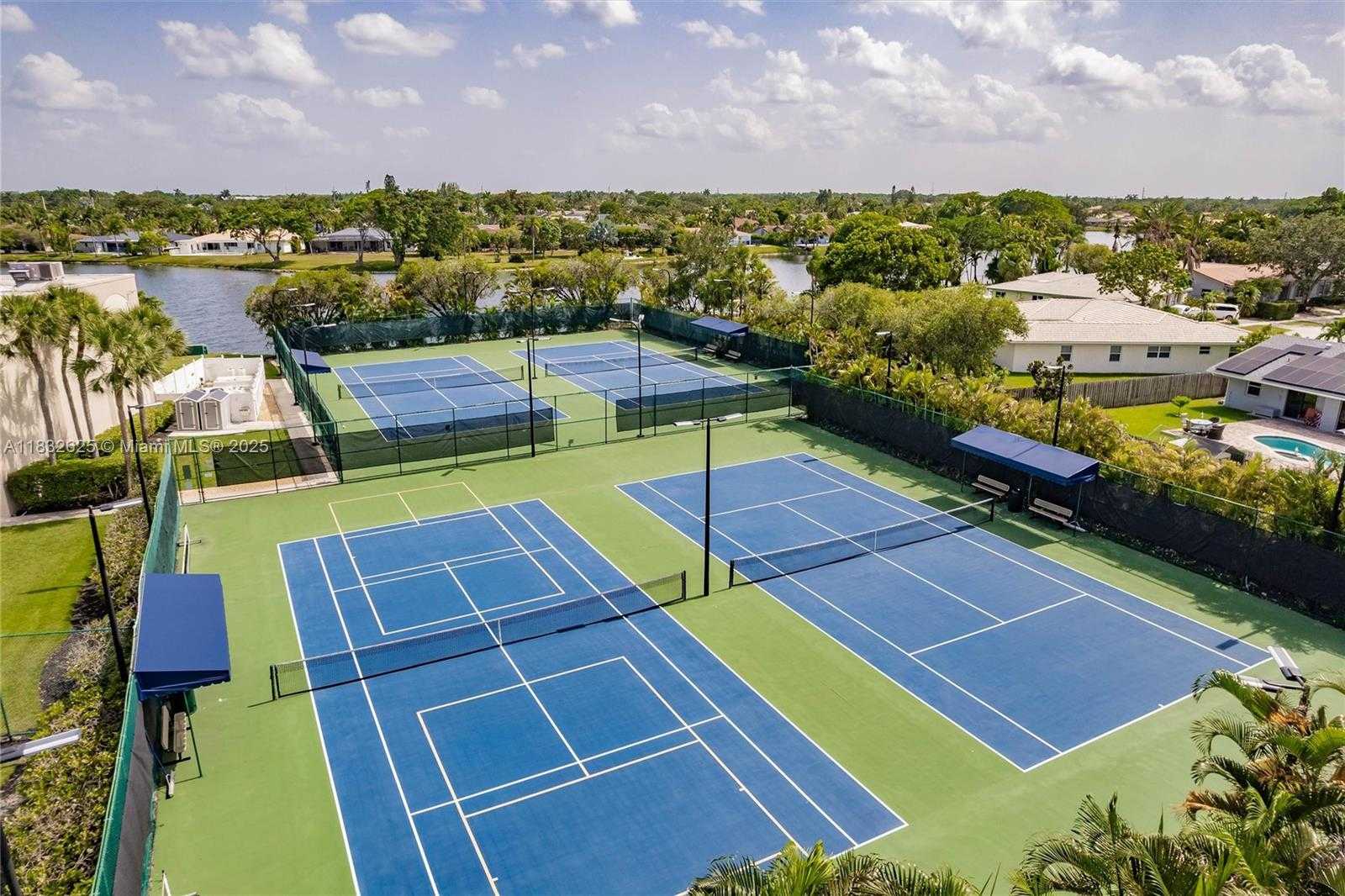 Small Image of 23 SIMONTON CIR, Weston Number 15