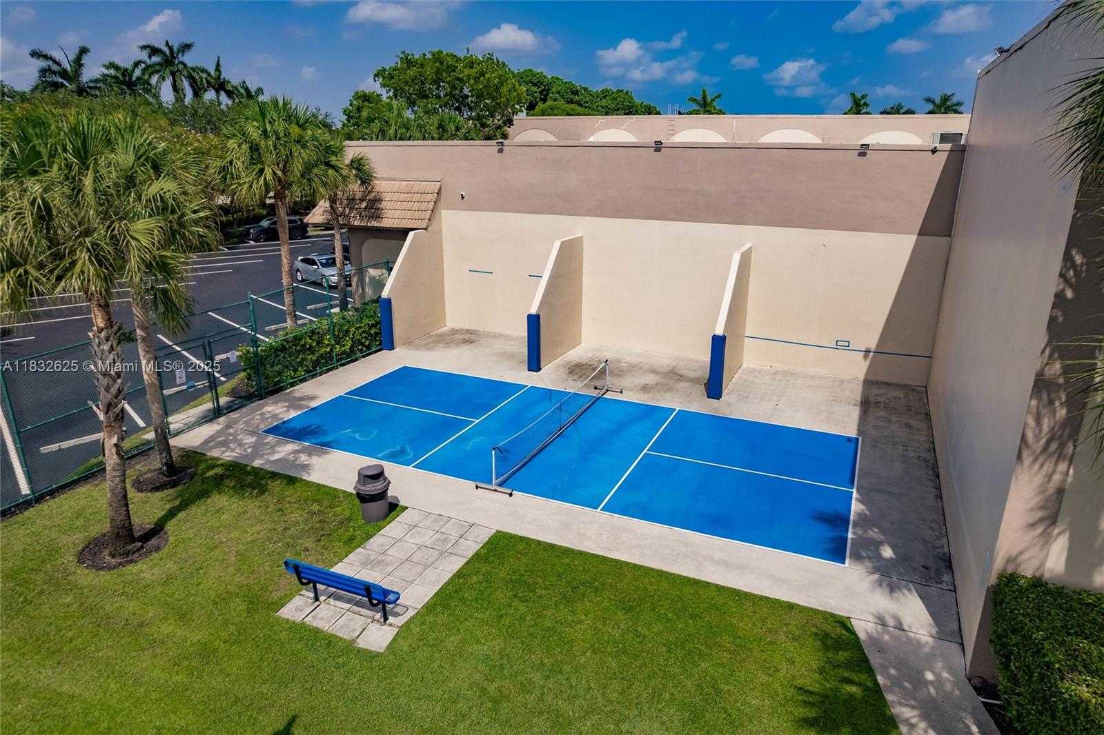 Small Image of 23 SIMONTON CIR, Weston Number 16
