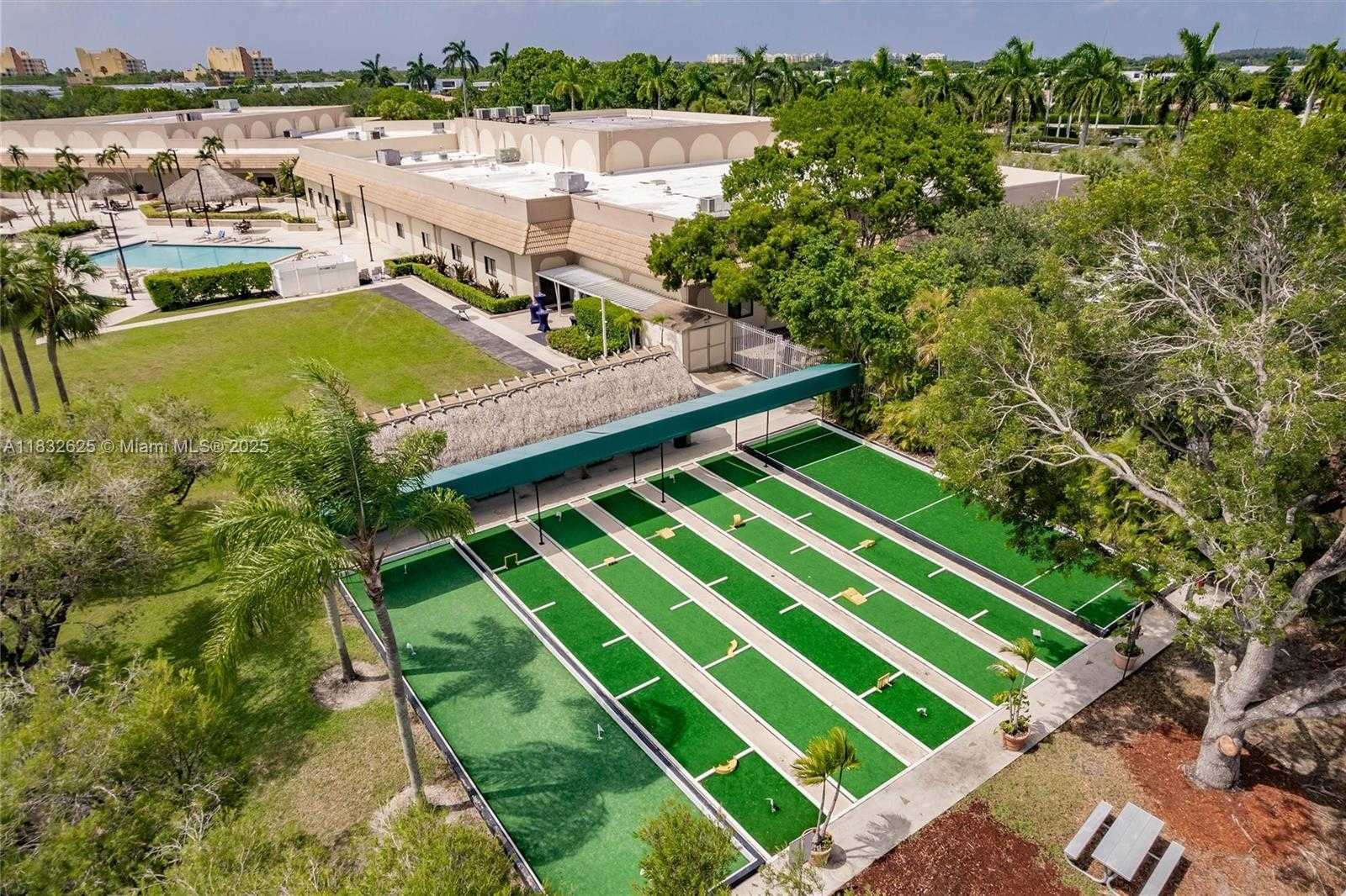 Small Image of 23 SIMONTON CIR, Weston Number 17
