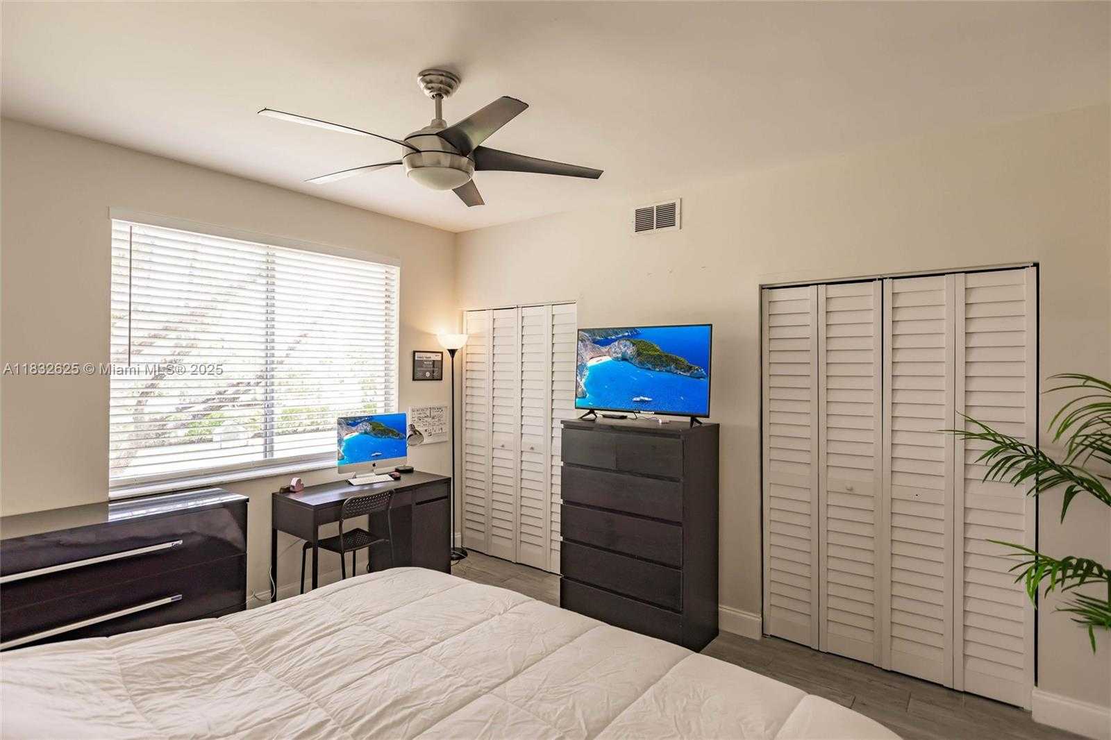 Small Image of 23 SIMONTON CIR, Weston Number 7